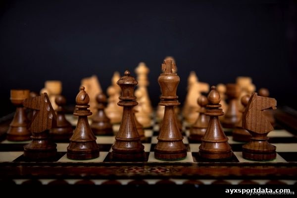 五子棋精通指南：爱游戏体育下载VIP权益与实战策略深度解析